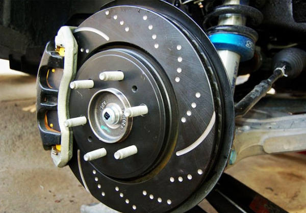 The current situation and development direction of automobile brake pad industry at home and abroad